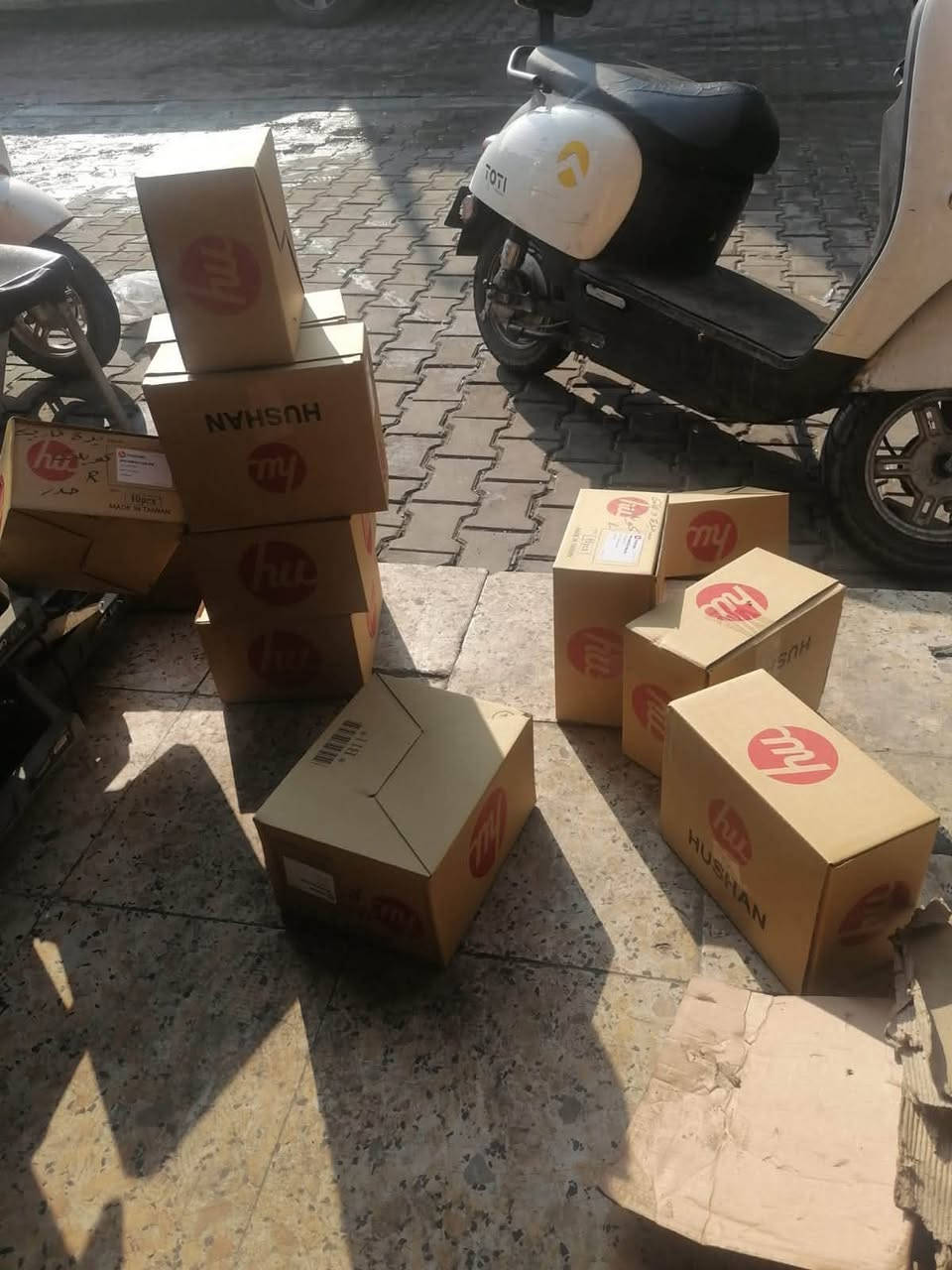 بسم الله الرحمن الرحيم 
يعلن محل مصطفى عالم الامريكي 
عن توفير ادوات صدر و كشر و نواعم المحرك ويدات أبواب داخليه و كهربائيات 
دوج كاليبر يوجد خدمة توصيل
***********
***********
