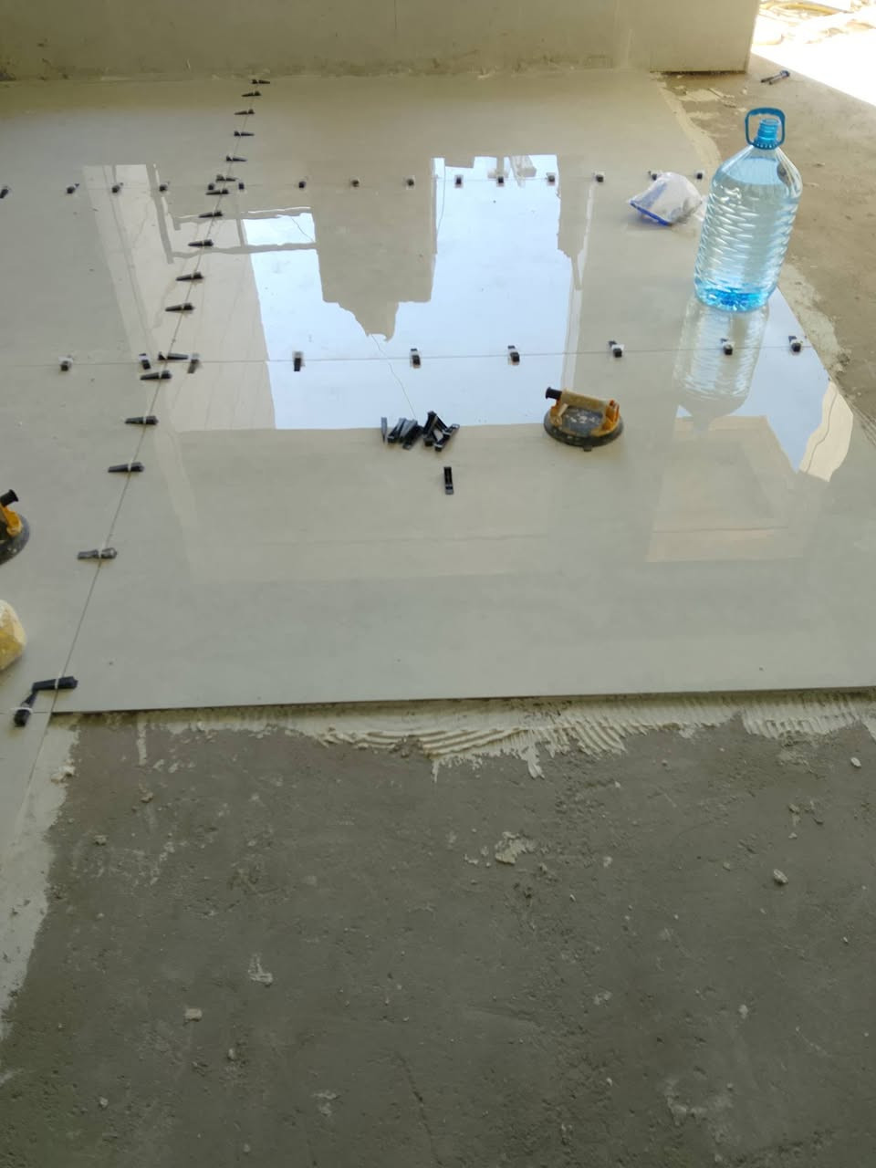 خلفة تطبيق سيراميك برسلين مرمر جدران ارضيات وبايات شغل درجه اولى  ب واتساب ***********
