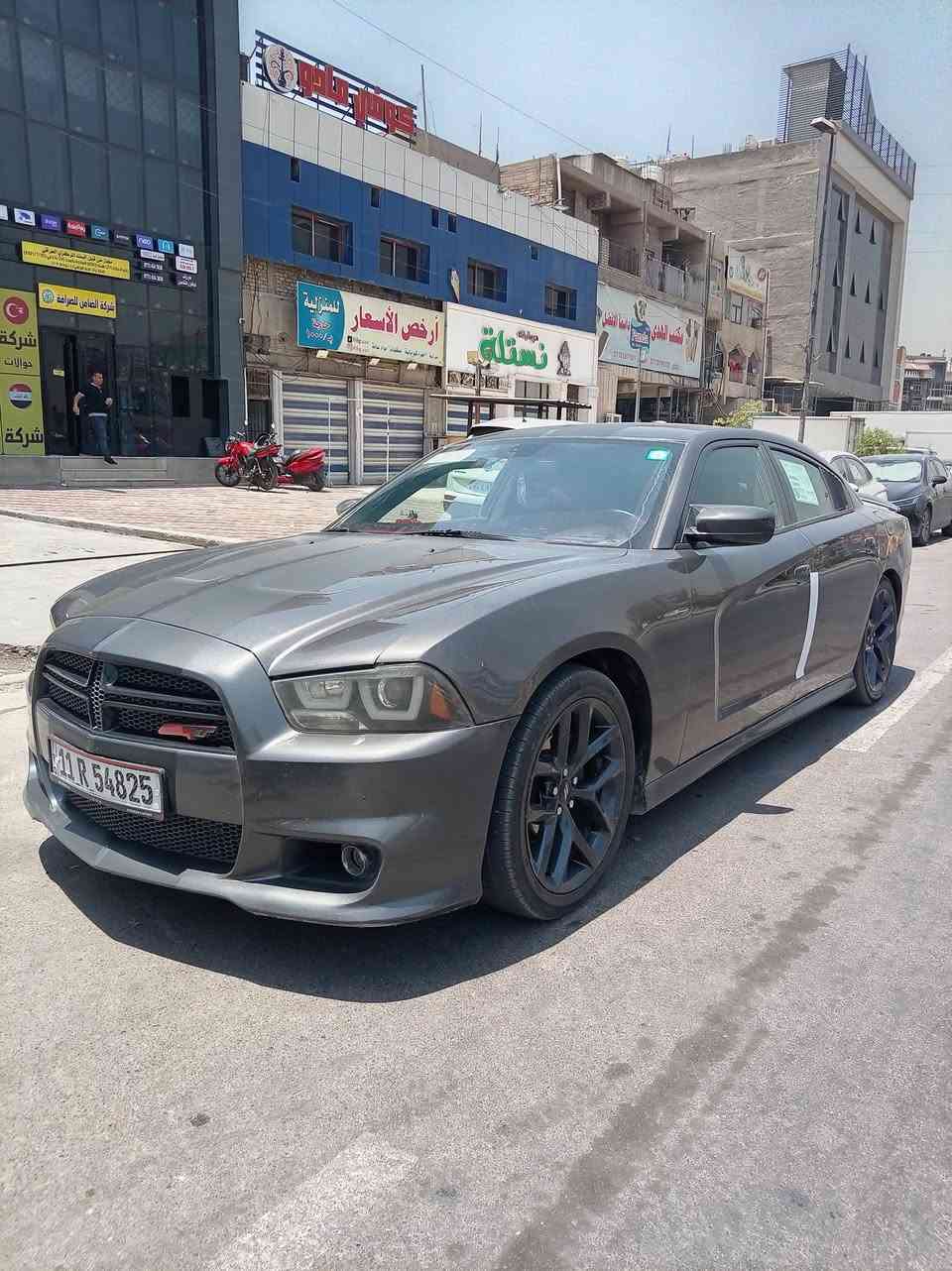 سلام عليكم جارجر موديل ٢٠١٤ محىك ٦ سلندر كير طيارة حادثها قطعتين كاملغ وباب خلف السكن التكمة شي بسيط ومصلح وفقط وبيها مكانات صبغ بدون ضربة سعرها ١٣٥ بغداد م. الصدر*********** واتساب فقط

