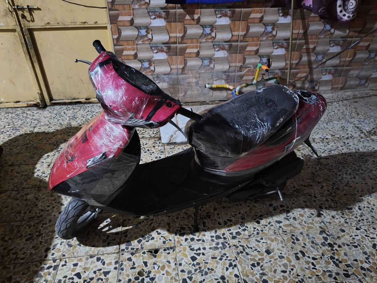 السلام وعليكم دراجه ساسوكي البيع  سلف وهندر السعر 140 المجر الكبير رقم***********
