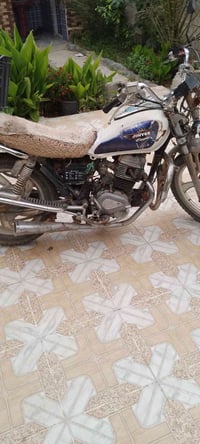 دراجه للبيع السعر خاص او اتصل 07815103319
