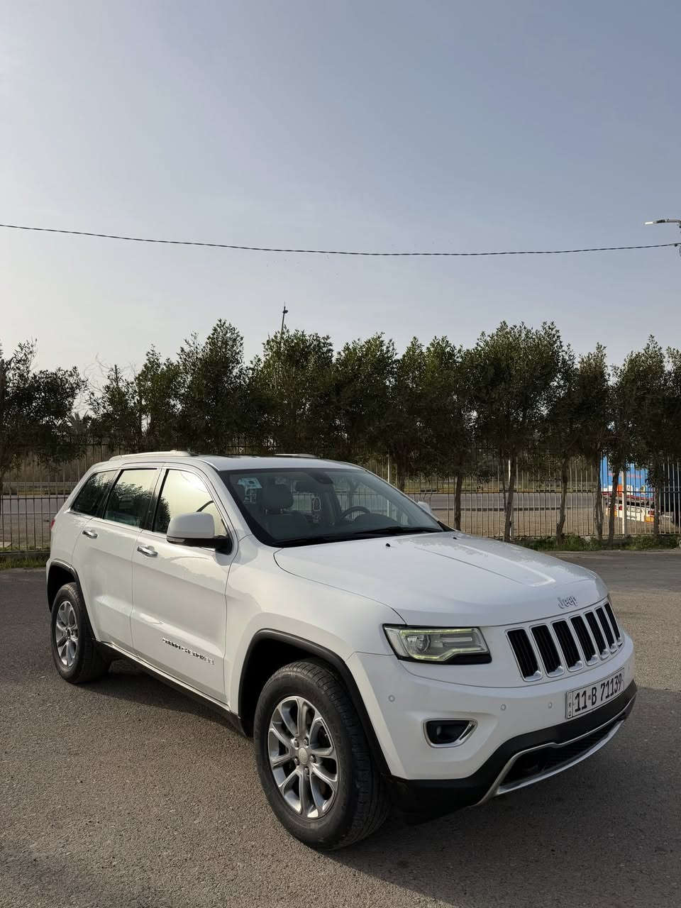 السلام عليكم
جيب 2014 خليجي 
رقم بغداد الدولي 
السيارة فول مواصفات 
لمتد 1/1 
بصمة أبواب 
بصمة تشغل 
كشن كهرباء 
جنطة كهرباء 
جكات
بانوراما 
كشنات تدفئة تبريد
السيارة بيها نص باب صبغ فقط 
والسونار مرفق ويه المنشور 
السيارة جاهزة مابيها اي نقص 
مكاني/ ديالى جديدة الشط 
للاستفسار/ ***********
