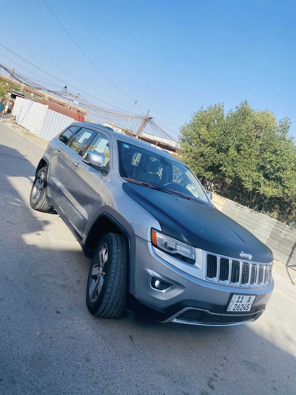 سلام عليكم جيب للبيع واحد على واحد موديل 2015 حادث سياره موجود داخل المنشور بيه باب الخلفي لأيمن تبديل بل العراق بدون دواخل على حادث أمريكه سياره جاهزه كل نقص مابيه سعر 185 بيه مجال قليل رقم ‭0771 998 0410‬ مكان بغداد
