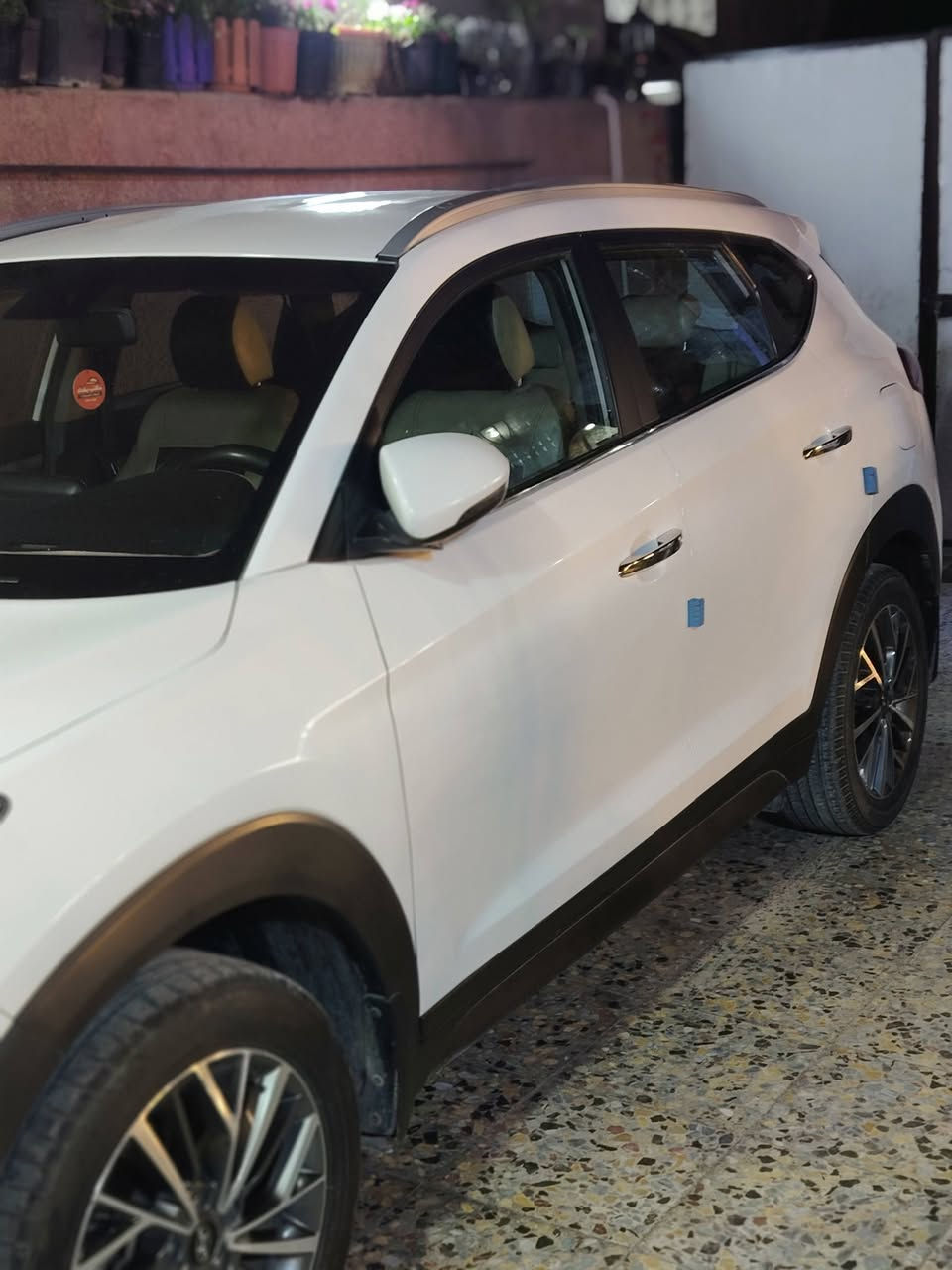 توسان ٢٠٢٠ الكاصد ماشية ٩٢ سيارة مكفولة عدا رصعة بسيطة رقم بغداد السعر 200$ ***********
