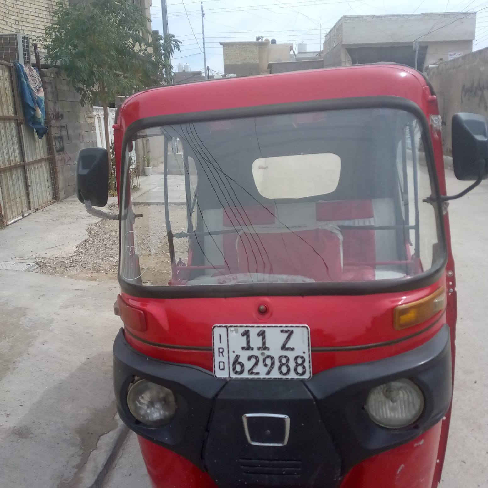 السلام عليكم عندي هاي التكتم للبيع موديل 21جاهزه كبل للشارع مذب عليه ربع مصبوغه لجماليه مكاني البياع رقم صاحب التكتك***********
