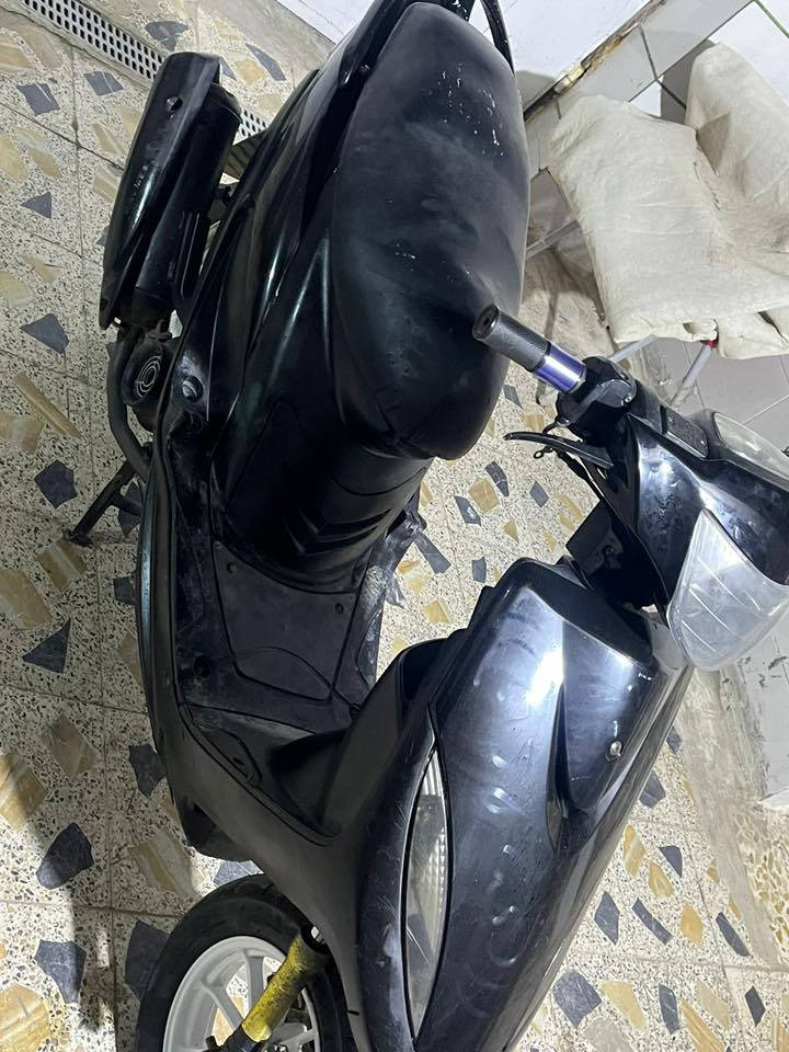 دراجه ماكس عدله بوشه بلاد 49ما مفتوحه هندر سلف كلشي شغال سعره 650وبيه مجال ***********
