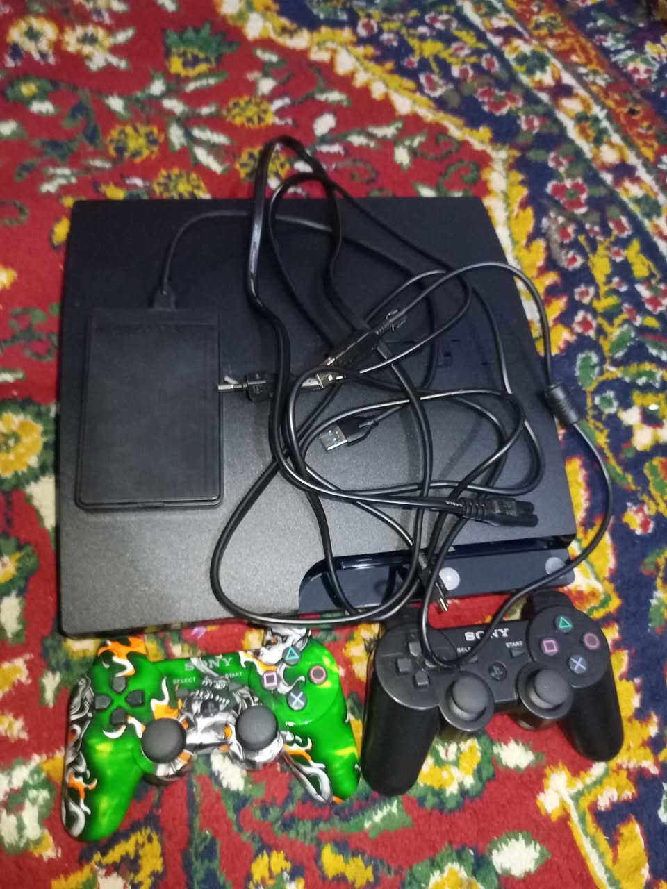 السلام عليكم بلي ثري سلم مهكر مع هارد 300gb بي 50لعبة قويات سعرة 150 وبي مجال مكاني بغداد حي النصر ***********واتساب
