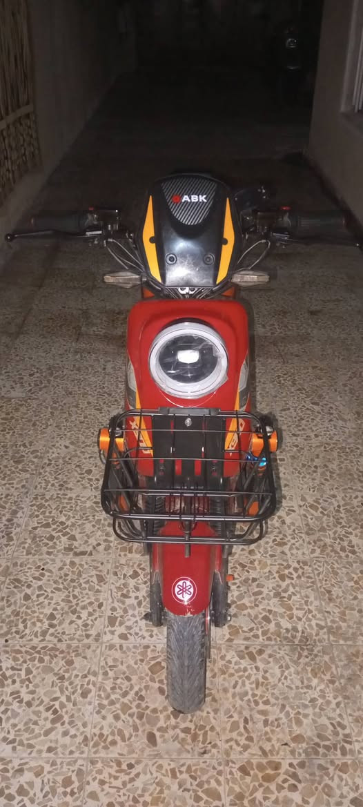 السلام عليكم دراجه شحن اكس 900للبيع الدراجه جديده كلشي جديد السعر خاص الاتصال بس واتساب  الرقم/***********
