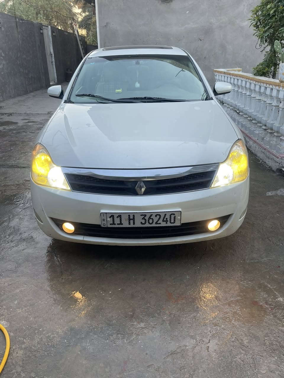 السلام عليكم  /قبل كلشي ماتفيدك اعبر المنشور فدوه اروحلك  /رينو سافران/   السعر105$$ مجال لشراي فقط حك جيتك 
موديل 2010خليجي   (🚨 رقمها بغداد إنكليزي الجديد) مكان السياره بابل الحله
بيها قطعه فقط باب السائق مبدل ابلادي بدون دواخل
السياره عليها ادامه كامله كل نقص مابيها 
تبريد حداديه تايرات ميزانيه كامله مصروف عليها امانت الله 
تحويل مباشر سنويه جديده ل 2030 /هنا 🚨***********🚨 واتساب هم متوفررر
