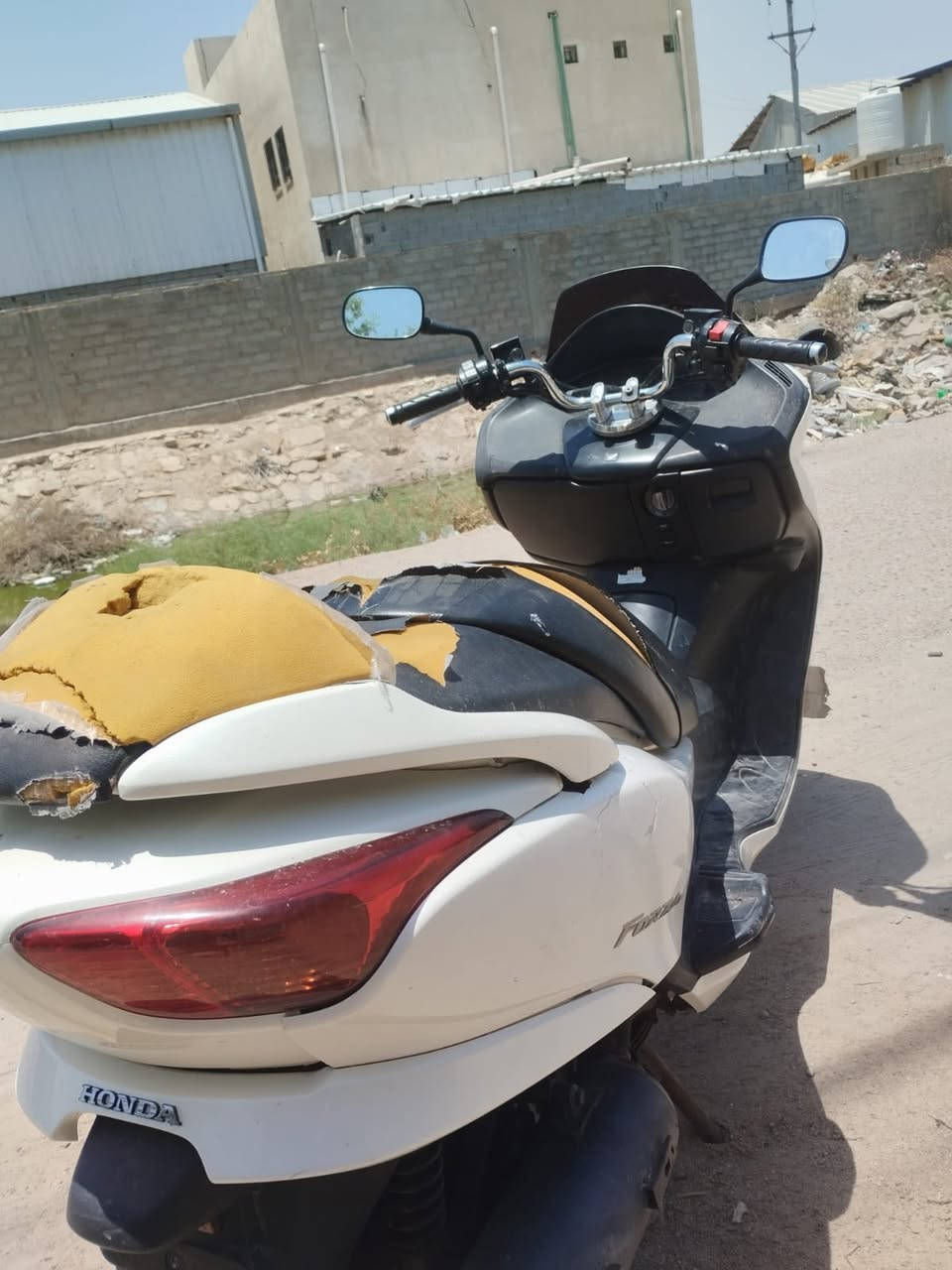 فورزه صفر ٨ السعر ٨٥٠ الدراجه مفوله محركها ياكل الشارع اكل بس صار فتره تاركها بسبب ضرره كهربائيات كلها شغاله نكره سلف واتساب فقط***********
