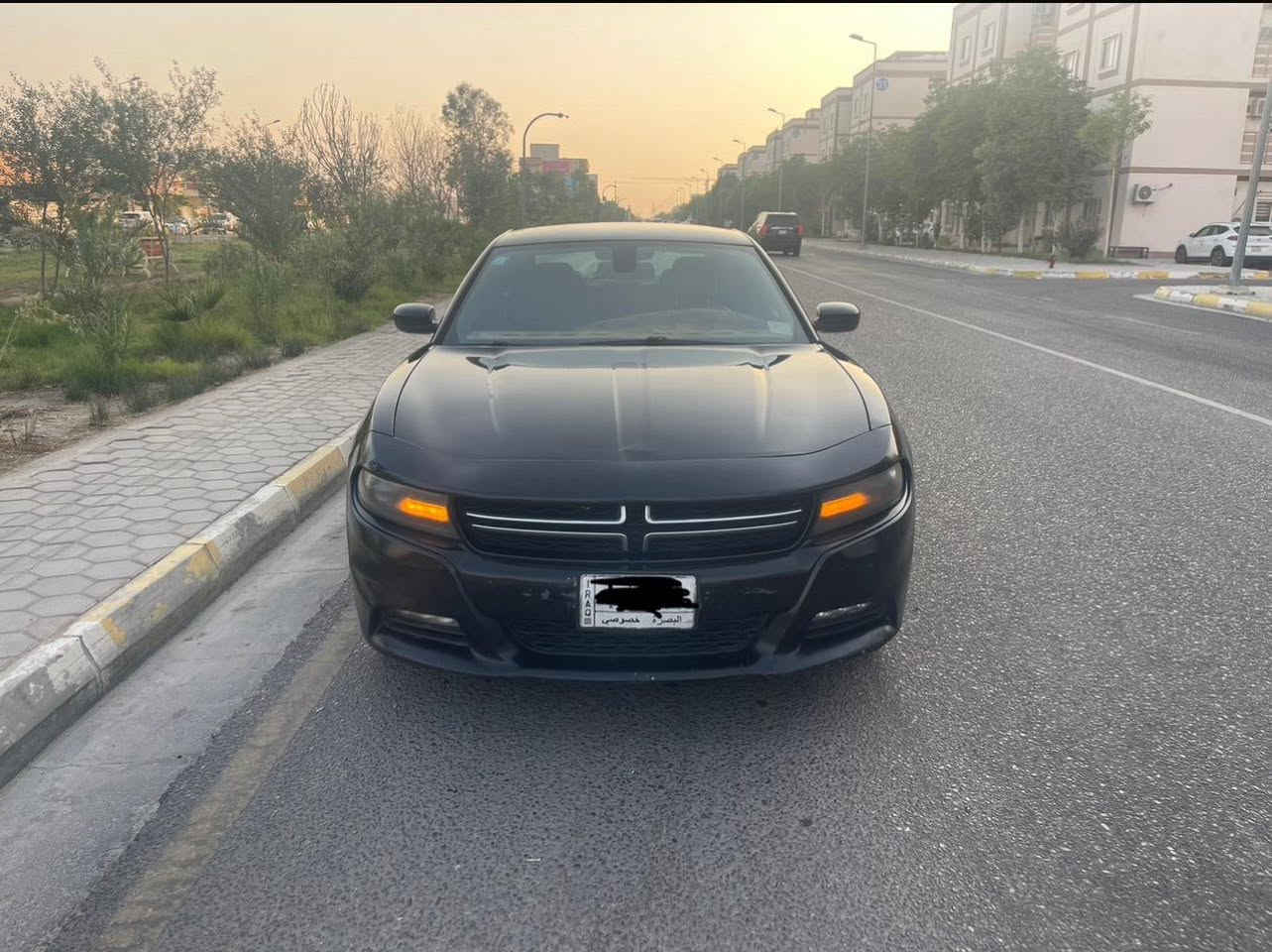 السلام عليكم
مديل ٢٠١٦

بلاديه بيه ضربه خفيفه بالايت اليسر شوي مطخوخ الجاملق والبنيد وراجع ع البارد 

بالاضافه بيه طخات واضحه بالسونار بسيطه جدا 

سياره مبيه شي مكينه كير كلشي مرايدله 

فقد حداده صارلي فتره ممبدله 

السياره بسمي 

السعر ١٧٥
***********
