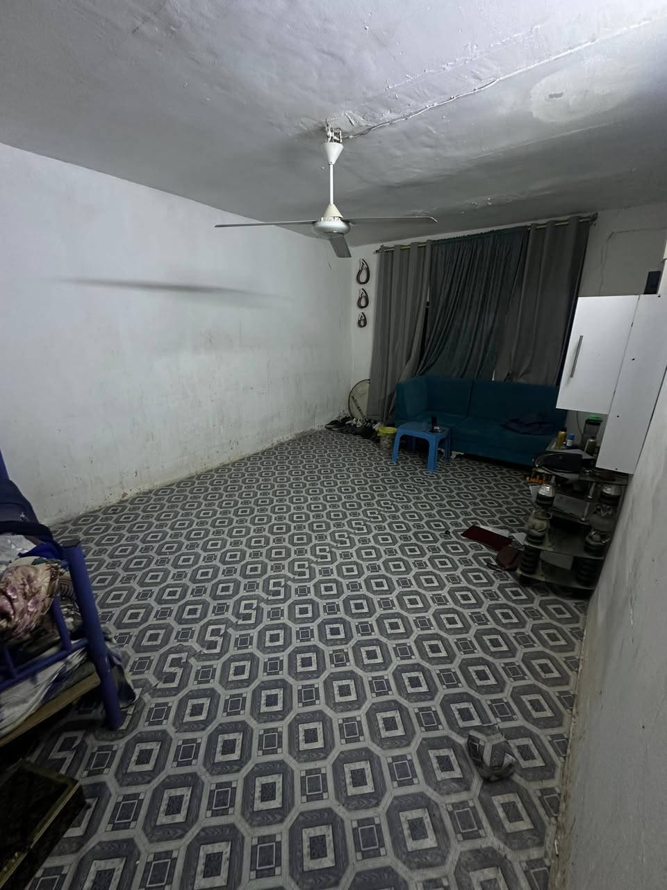 دار سكن للبيع مساحته ( 163 م ) واجه ( 14 م في 14 ) بناء طابوق 🧱
يحتوي على غرفه استقبال ومطبخ وثلاث غرف نوم وصحيات 
سعر المتر الواحد ( 1،250 ) مليون وبيه مجال للجاد بالشراء 
العنوان / بغداد- ابو غريب-شارع الصناعه - قرب المجمع الحكومي ( الضريبه - والتسجيل العقاري- الجنسيه والجوازات) 
للاستفسار اكثر يرجى الاتصال على الارقام التاليه: 
*********** أتصال + واتساب 
*********** أتصال 
مكتب الديار للوساطة العقارية ( أبو عمر الزوبعي)
عموله المكتب ‎%‎1
