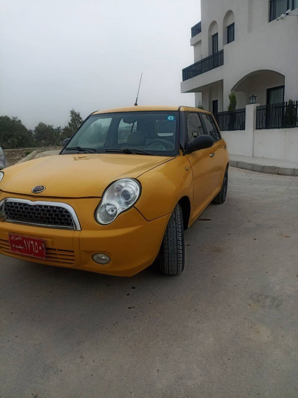 ليفان موديل 2012 تكسي رقم بغداد محرك وكير  شرط 4 تايرات جدد مصبوغة صبغ  للجمالية  هزه جديد
الكهربائيات كلها شغالة شرط الوكالة والتحويل والرقم الدولي وشرط الهيئة والاغرامات السيارة بالواقع احلا لاجلخ لارصعة وكشي بيها شغال السعر 27 وبي مجال بسيط 
للاستفسار *********** الموصل حي المثنى
