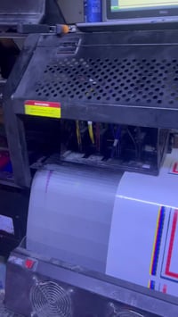 طابعة كونيكا للبيع KM 512 42 pl  الطابعة شغالة وتطبع لكن يحتاجلهة بعض ...