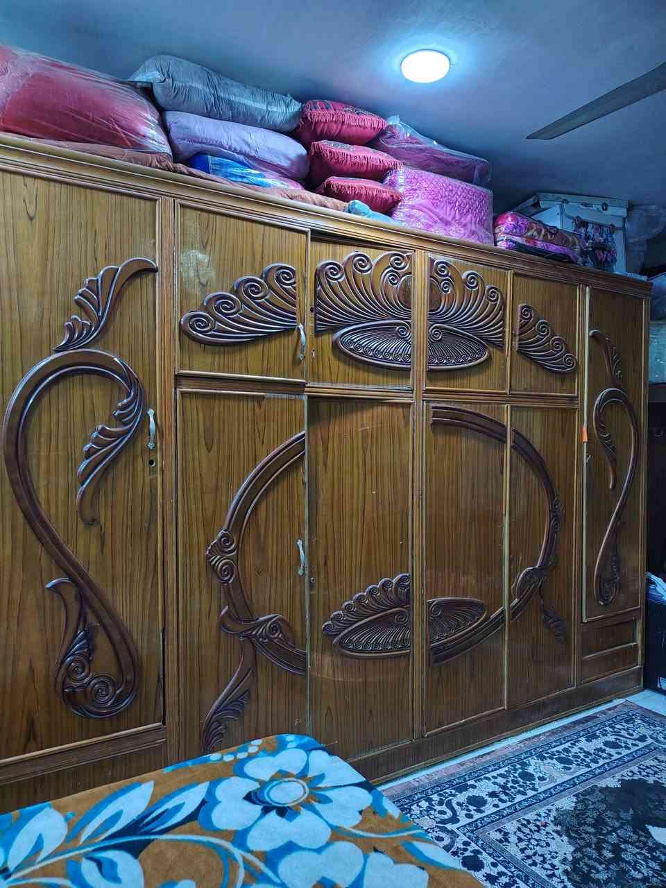 سلا عليكم غرفة صاج للبيع ٣٠٠ وبيه مجال رقم تواصل ***********
