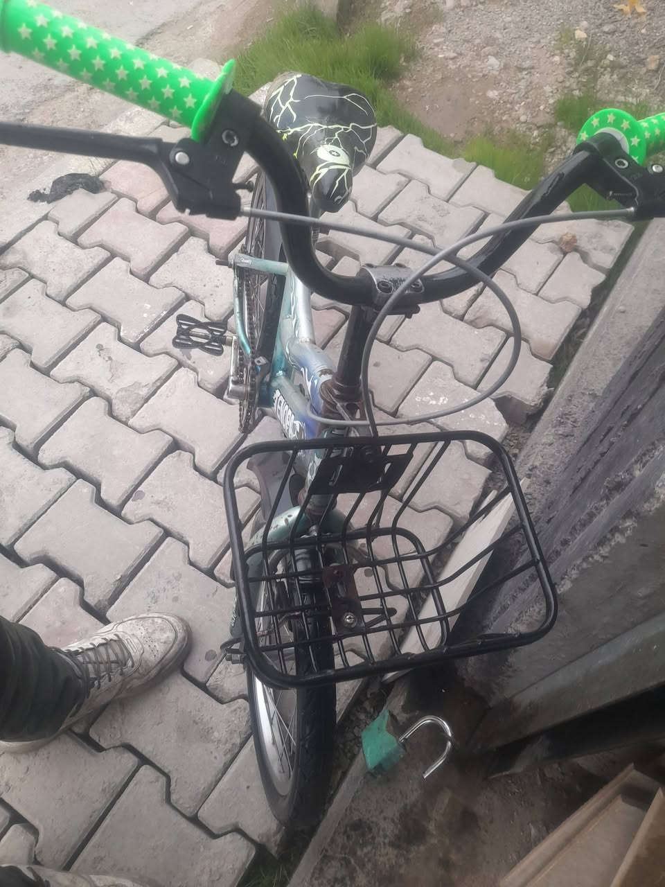 السلام عليكم 
متاح باسكلات حجم ١٦ رياضي كلش نظيف ٣٥ الف والاخضر حجم ١٦ نوعية أوربي كلش نظيف ٣٠ الف وردي حجم ١٢ كلش نظيف ٢٥ الف والسمائي حجم ١٢ كامل من كلشي ٢٠ الف  وباسكل ثلاث عجلات ١٠ الف 
***********
