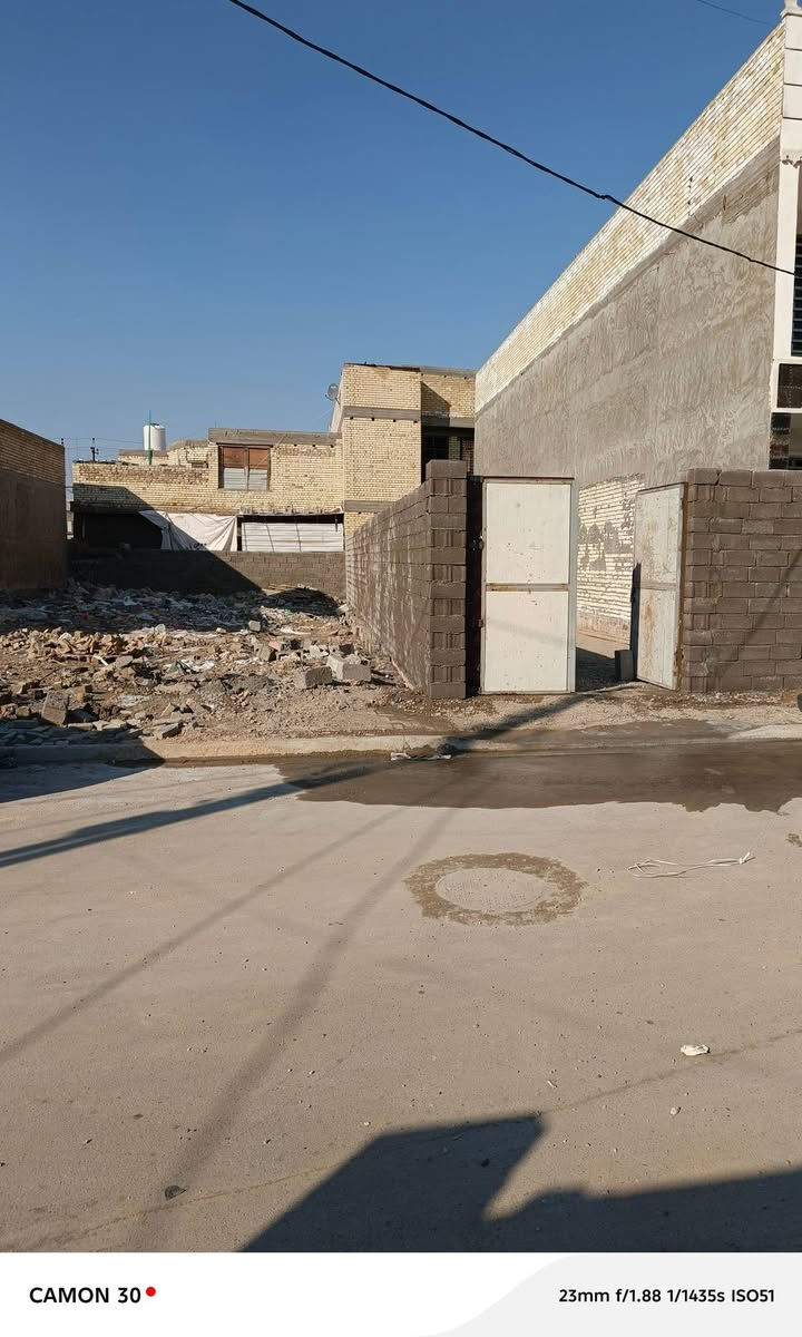 قطعة ارض للبيع في حي السفير شارع مقابيل افران علي الاكبر
المساحة ١٣٠ متر الواجهة ٥.٢٠ النزال ٢٥
رقم الهاتف ***********
