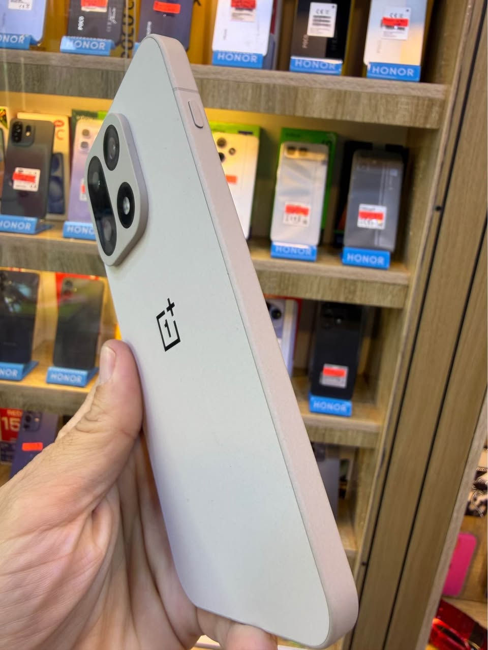 One plus 15

ذاكره 512

نسخه عالمية

ملحقات شاحن فقط

السعر 1075,000/اسعار ثابتة

الملك سنتر/السيدية

*********** بغداد, العراق
