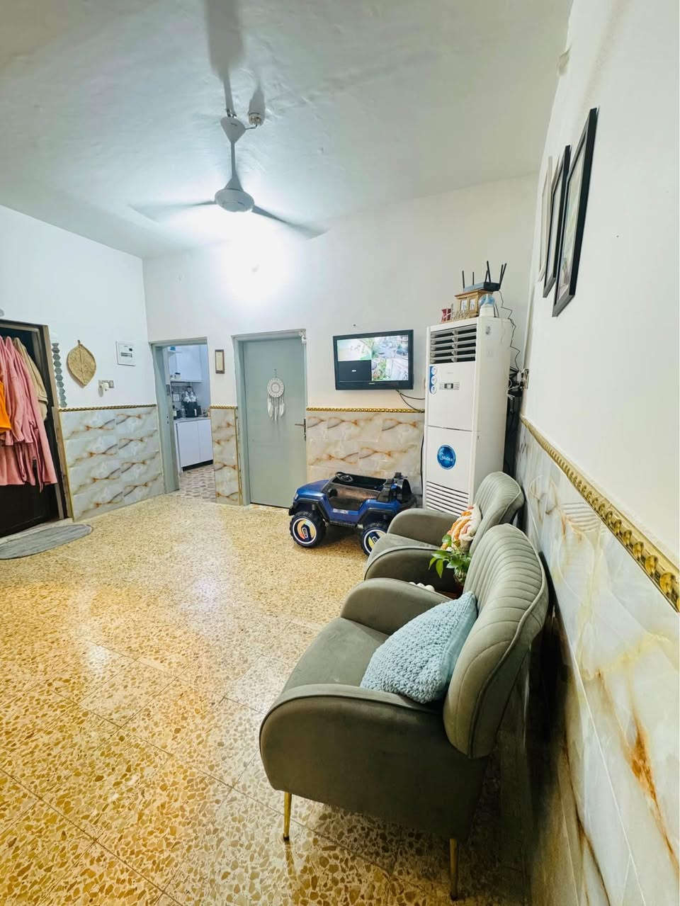 بيت للبيع حي المعلمين آلجديد شارع البطاقة الوطنية
125 متر
واجهة 6 ونص
طابقين


**إذا كنت صاحب هذا الإعلان وتريد حذفه لأي سبب، رجاءا أرسل رسالة إلى الدعم الفني**