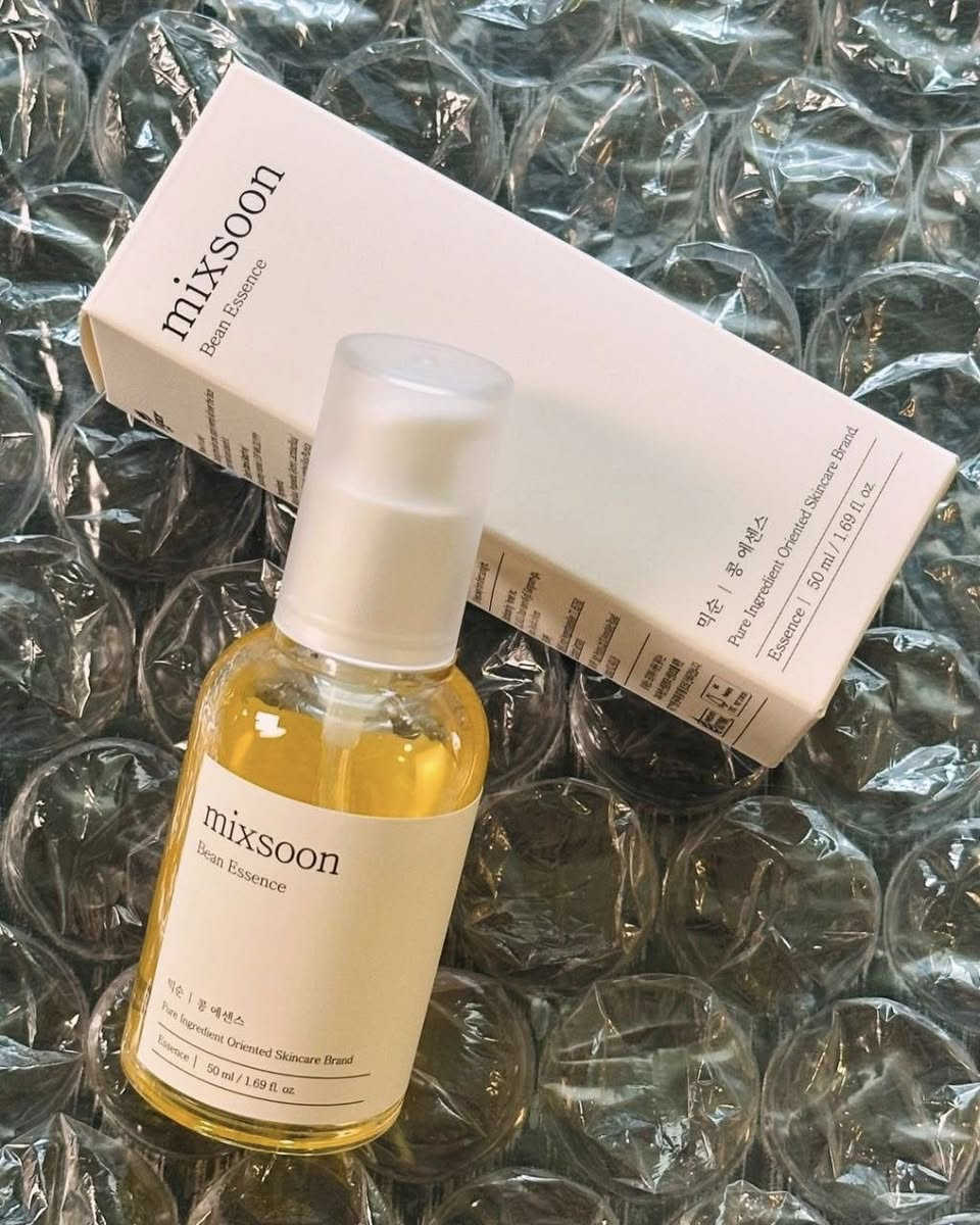 ⁨ ✨ Mixsoon Bean Essence – 50ml 
سيروم ميكسون 𐙚⋆🩰⋆🦢
ترطيب عميق + نضارة فـورية ✨
يقلل التجاعيد ويعطي إشراقة طبيعية
✔ مناسب لكل أنواع البشرة (خصوصاً الباهتة)
✔ يُستخدم صباحاً ومساءً قبل السيروم أو المرطب
💧 مكوناته : مستخلص الفاصوليا: ترطيب وتغذيةهيالورونيك يحافظ على الرطوبة ويقلل الخطوط. 

توجد توصيل لجميع المحافظات العراق 🇮🇶🚚🚕للحجز والاستفسار يرجى التواصل عبر الخاص 📩💌توجد لدينا عروض خاصة وخصومات وهدايا 🎁😍⁩


**إذا كنت صاحب هذا الإعلان وتريد حذفه لأي سبب، رجاءا أرسل رسالة إلى الدعم الفني**