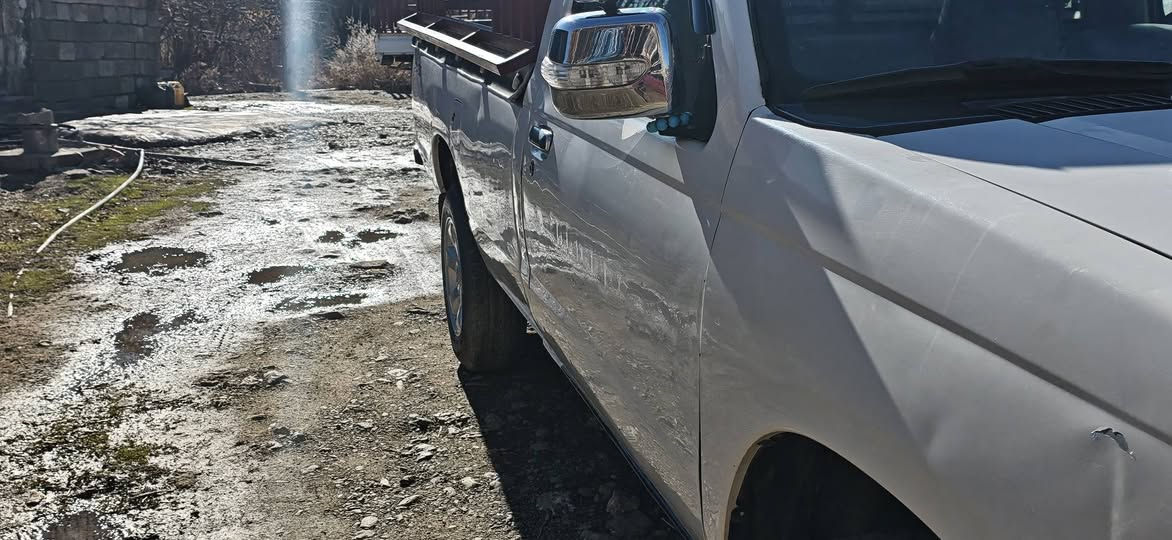 نیسان 2002 مکینە بەخ چوارتایەی لۆک  ناوبۆدی لۆک باری تێنەکراوە پێشی تازەگۆڕاوە مەکینەی 2013لەسەرە لۆک بۆنوخسانی مەگەڕێ دووسەو پەنجای نوخسانی بدۆزەرۆ گەڵا یەک ببڕە ئەکسلی 2013 لەسەرە ئاڕمی پلسکی هەولێرە سەنەویشی لەگەڵا *********** بنجوين, السليمانية
