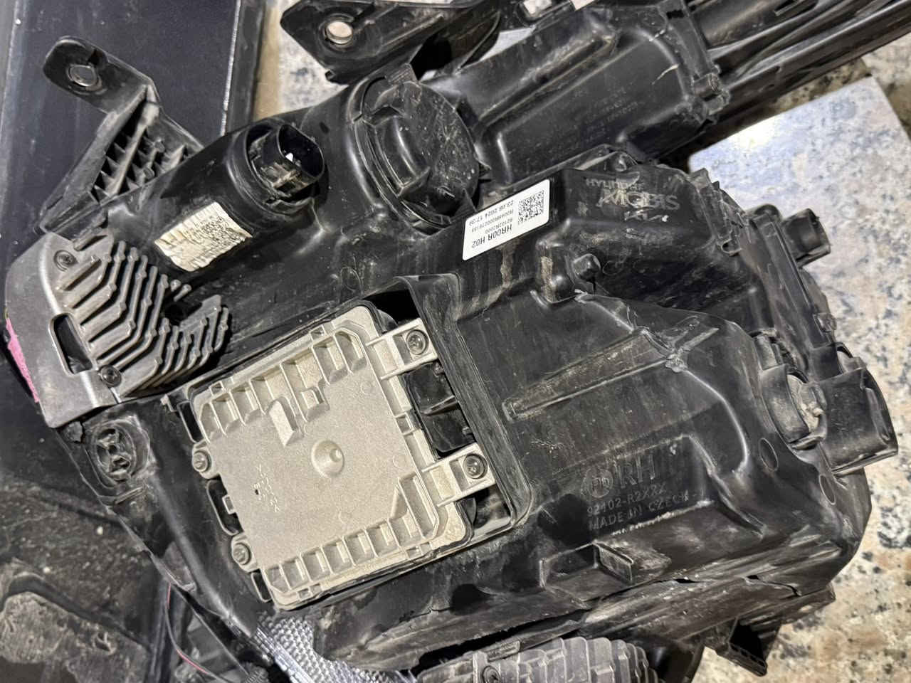 لايت وبلوجكتر سبووتج موديل ٢٥خليجي اصلي بلادي مال وكالة
بداخلهم محولاتهم مكسور القاعدة مال اطار من الداخل سليمات  بسبب طخه للسيارة مكاني بغداد الي يفيده يدخل خاص وماقصر وياه


**إذا كنت صاحب هذا الإعلان وتريد حذفه لأي سبب، رجاءا أرسل رسالة إلى الدعم الفني**