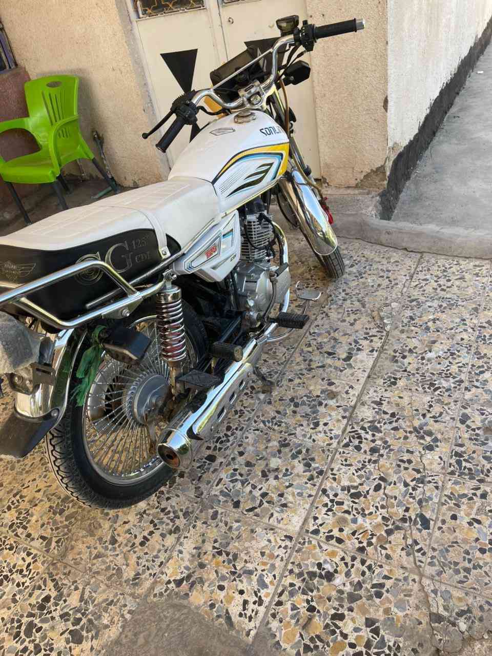 سلام عليكم دراجه للبيع موديل 24 شكل ال 25 طالعه بسنت ال 25 دراجه برغي ما مفتوح بيهه كفاله عامه أوراق السعر 650 وبيهه مجال مكاني مسيب ***********
