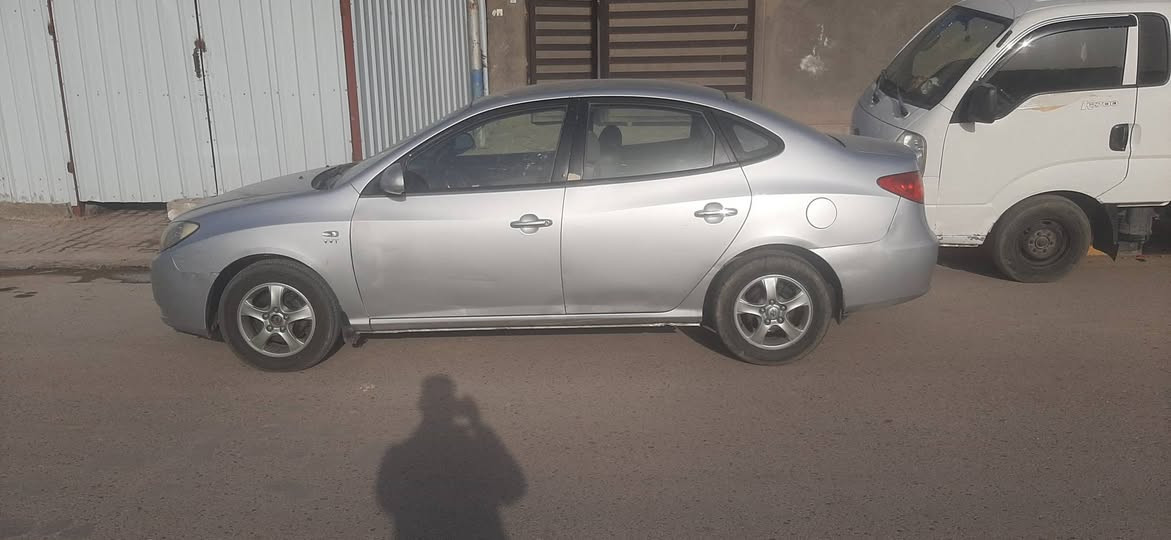 سلام عليكم ..
هونداي أفانتي خليجي  ١٦٠٠. موديل ٢٠٠٧
اخوان السيارة كير عادي .... كير عادي 
بيها منظومة تبريد جديدة
ومبدللها كلج جديد قبل شهر .
مكينه مكفوله من البخار والتنقيص .
مكان السيارة بغداد . ***********
