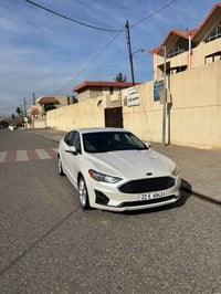 Ford fusion 2020 se سپی سەدەفی سەیارەکە پێشو پشتی کەپسە تەنها دەرگای د...