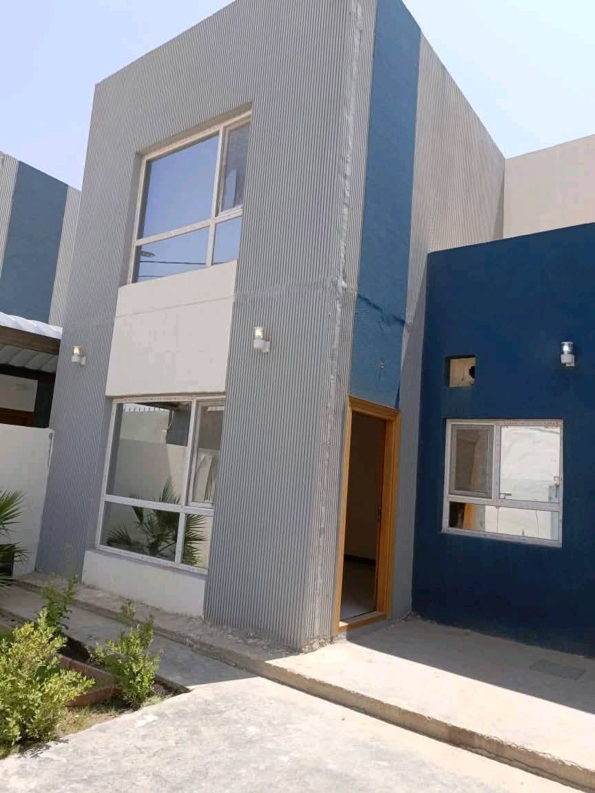 🏡 فرصة مميزة للباحثين عن السكن والاستثمار في قرية الغدير 2

دار للبيع بموقع ممتاز في قرية الغدير 2، بمساحة 150 متر مربع، بناء طابقين بتصميم عملي ومريح للعائلة.

💰 المطلوب مقدم فقط: 92 مليون دينار
🏦 المتبقي على المصرف العقاري: 44 مليون دينار

✨ مواصفات العقار:
▪️ المساحة: 150 متر
▪️ البناء: طابقين
▪️ موقع هادئ ومناسب للسكن
▪️ سعر مناسب جداً مقارنة بالموقع والمواصفات

📞 للاستفسار والمعاينة:
مكتب النورين للعقار
داخل مجمع الكرار السكني
***********