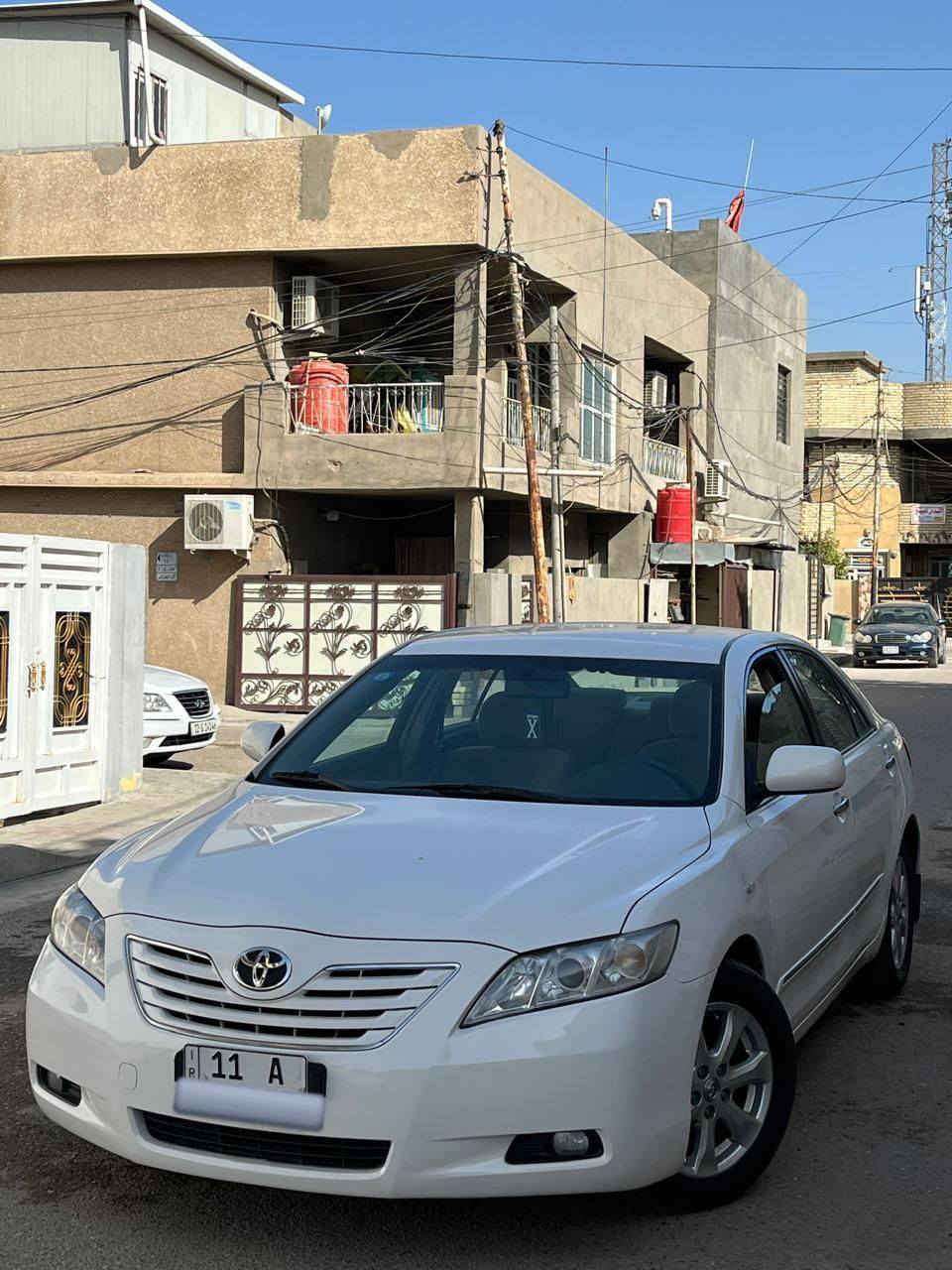 بسم الله الرحمن الرحيم 
سلام عليكم 
تويوتا كامري 2007
رقم بغداد انكليزي باسمي تحويل مباشر 
بيها صبغ باب خلفي وجاملغ امامي اثر شخوط
مواصفات الكاميري المعروفه 
كير محرك تبريد خير من الله على وضع الشركه 
السعر 119 وبيها مجال 
للاستفسار الاتصال 
***********
***********
