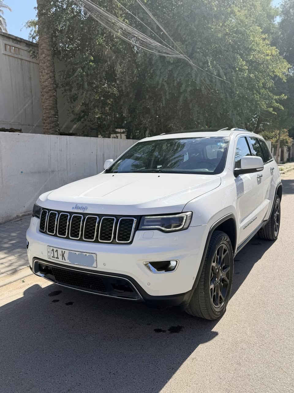 جيب كراند شيروكي
لمتد خليجي 2021 
هارلم ماشية 46 الف 
محرك 6 سلندر 3600
السيارة جديده بحاله الوكالة 
صدر امامي خلفي جديد 
صيانه ودهن بالوكالة
بيهه شخط بالجاملغ الامامي الايمن ونصبغ
رقم بغداد باسمي 
فول مواصفات : بانوراما - بصمة
شاشه جبيرة كشنات جلد حار بارد 
ماوس فور ويل ووضعيات قيادة
رايدهة ب28,200$ 
مكاني بغداد
***********
