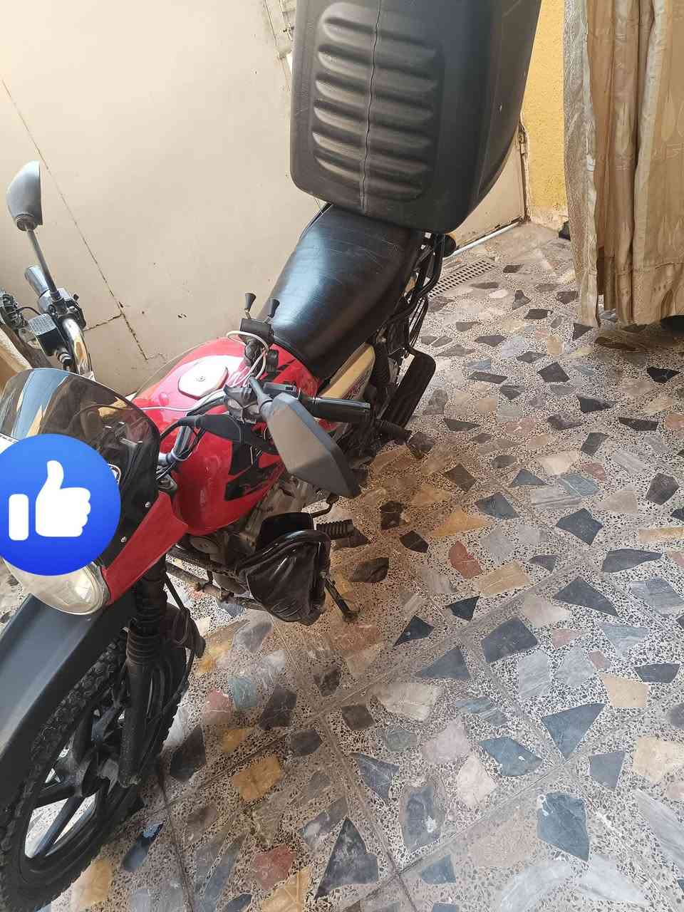 السلام عليكم بوكسر احمر
موديل 2022 مرقم بسمي تحويل ثاني يوم 
السعر  مليونين وبيهة مجال 
الرقم *********** واتساب
