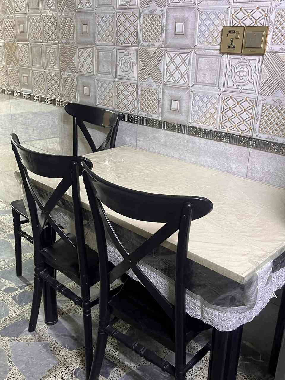 ميز تلفزيون ميز طعام للبيع مكاني بغداد مدينه صدر ***********
