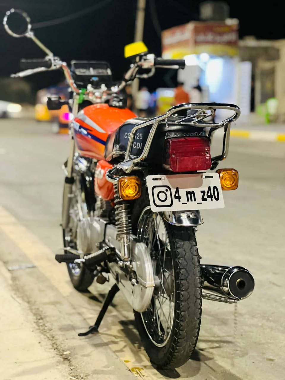 السلام عليكم دراجه للبيع موديل 17 تعمير 23 اوراق اصولي نظيفه ارشه محرك نامه خير من الله سعر خاص او نتصال مكاني واسط  انوار  المو شراي لا يتعبني دراجه حلوه*********** خاص مفتوح
