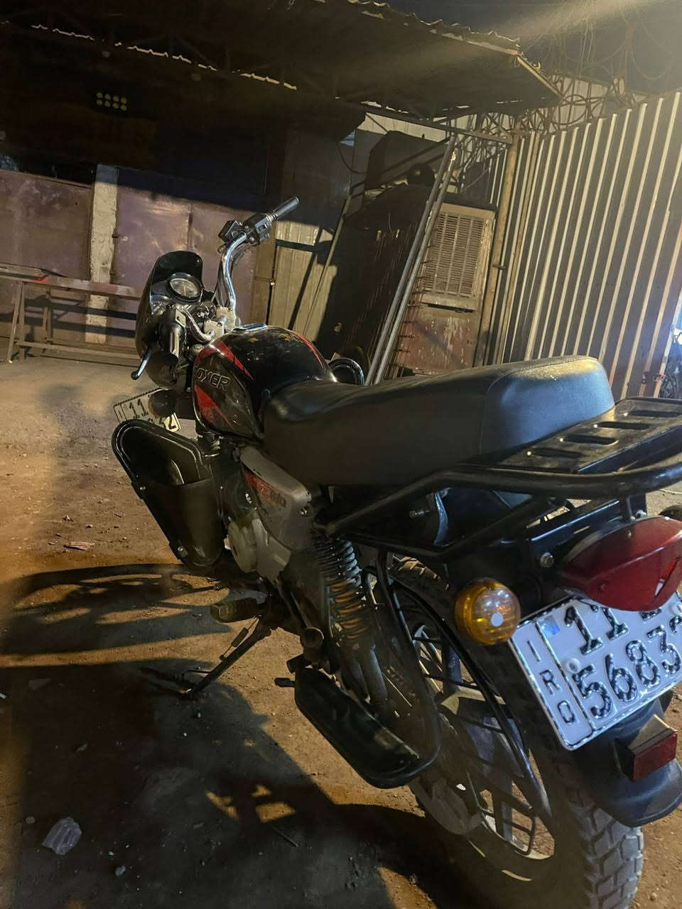 بوكسر للبيع موديل22 رقم وسنويه
مكاني بغداد الشعب 
رقم الهاتف ***********
