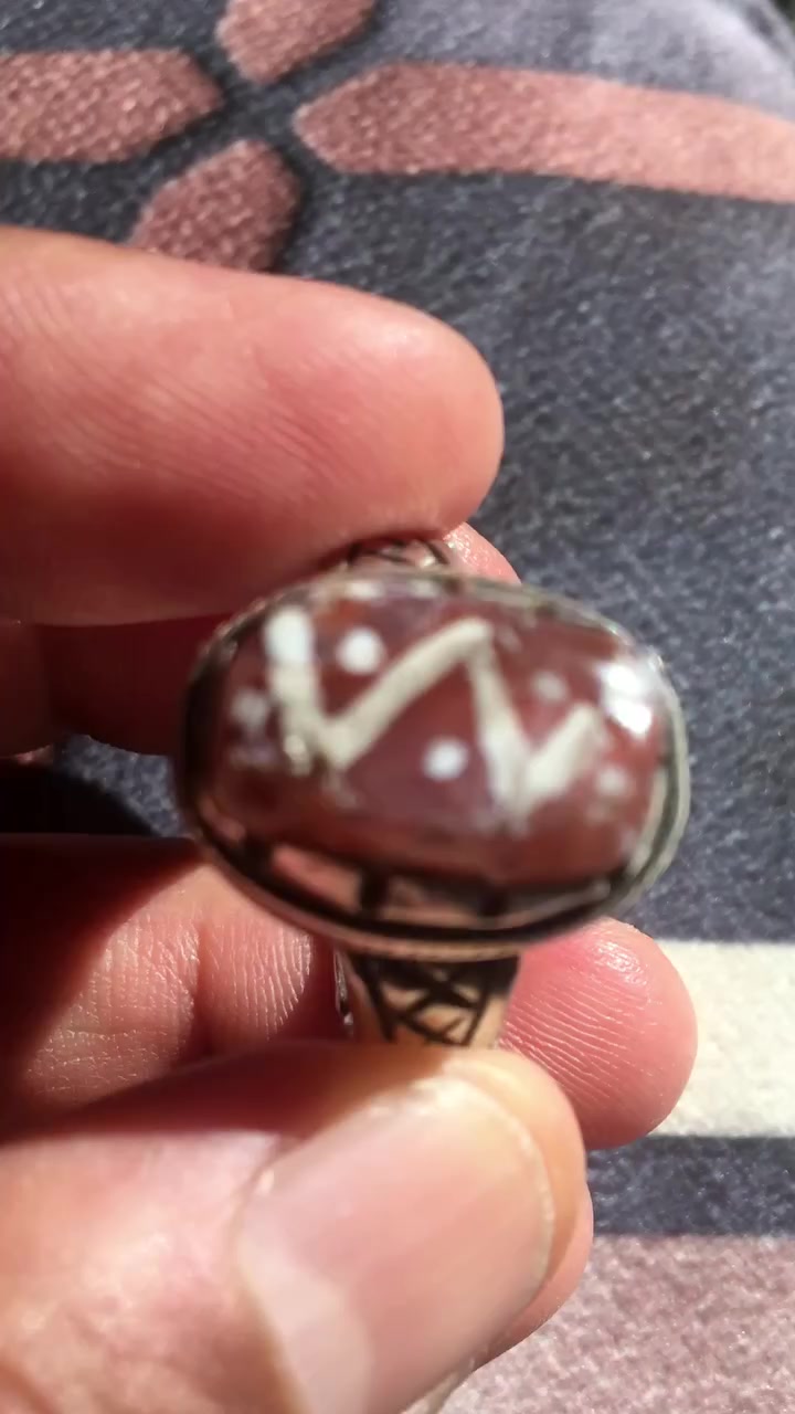 تحفه من نوادر زمان عقيق يماني اصلي خرزه كاع قديمه وصياغه فظه يدوي


**إذا كنت صاحب هذا الإعلان وتريد حذفه لأي سبب، رجاءا أرسل رسالة إلى الدعم الفني**