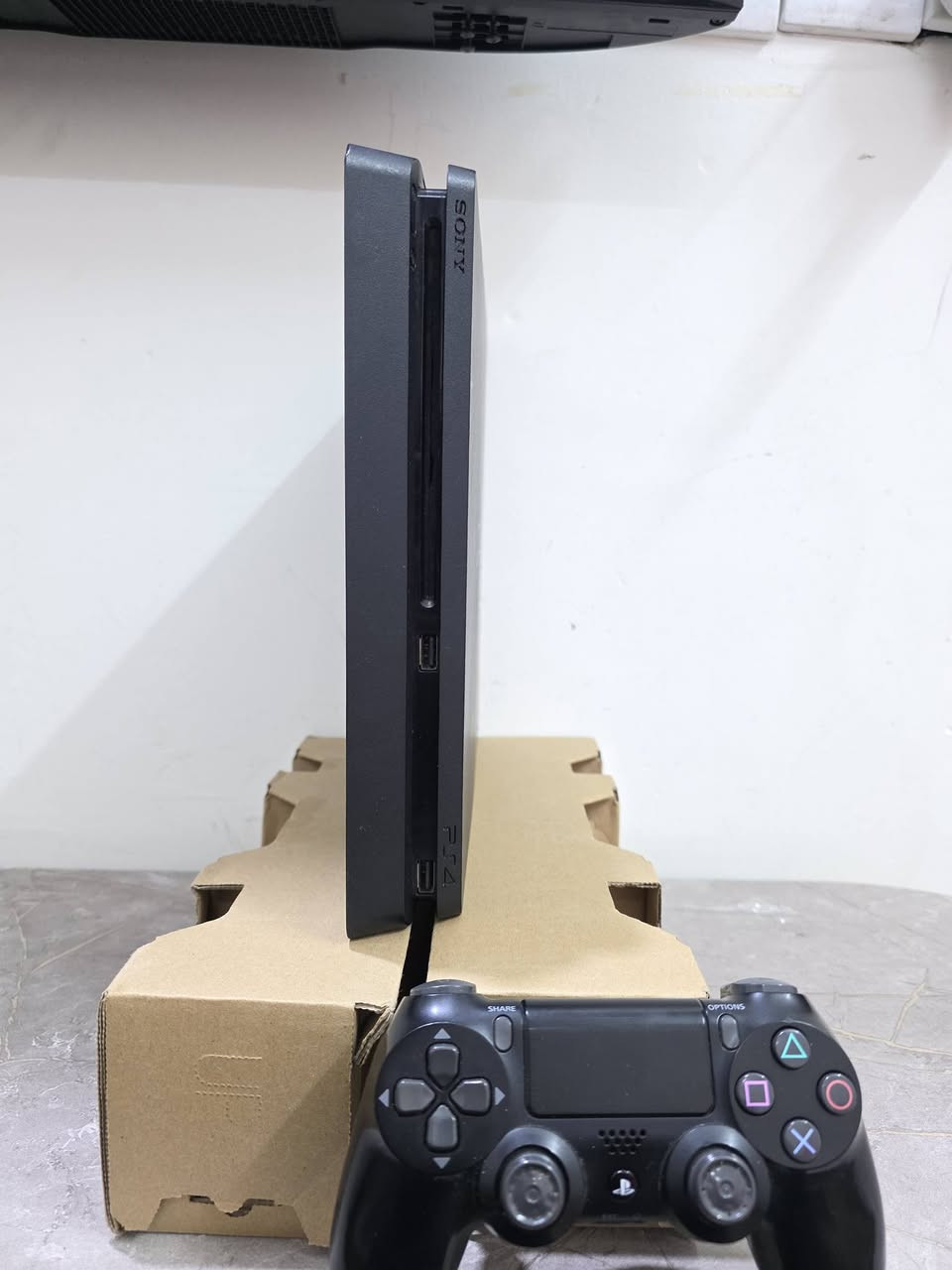 بلي فور سلم اون لاين مامفتوح لوك ستيكر جهاز حيل نظيف يحتوي على جوستك واحد بلادي شرط الفحص السعر 185وبي مجال للطيبين توصيل جميع المحافظات متوفر ***********
