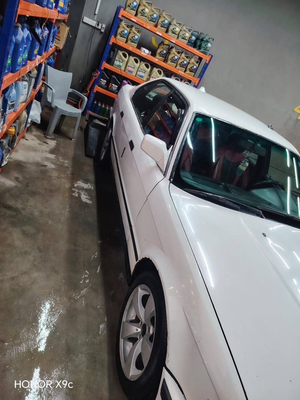 موديل 1991
سنويه ل 28
كير اوتو
جامات كهرباء
باتري جديد
منضومه زينون
اربع سماعات شغاله
ترايك عل بصره 
سياره خير من الله 
 كيرها هسه. شادو م السعر48 وبيها مجال بيك خير وتدلل مكان السياره موصل الايمن الرقم ***********
يرهم مراوس
