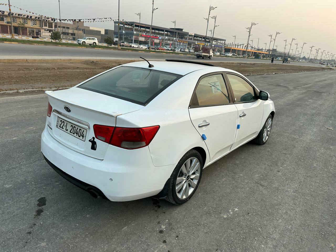 السلام عليكم سيراتو موديل ١١ فول مواصفات بيه صبغ موضح بالسونار بدون دواخل سنويه وأرقام جديده تحويل وكاله حاضر السعر ٩١ مكان السياره صويره للاستفسار الاتصال على الرقم ***********
