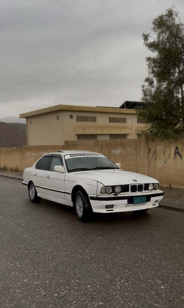 BMW  مۆدێل ١٩٩١ ٥٢٠ گێر عادی سلاید دوو جام کارەبا ئارم پلاستیک دهۆک گێرو مەکینەو ئەکسلی بەشەرت مەکینەی تازەی ئەوروپیم بۆم بەستاوە دوکەڵو بوخاری نیە بەشەرت
0751 218 4465 أربيل, العراق
