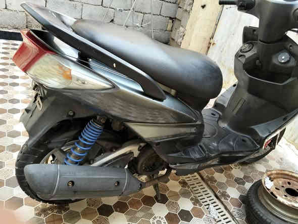 سلام عليكم ورحمة الله وبركاته 
سكنس ياباني نوزل فحل للبيع الدراجه كلهه شغاله مانقص برغي
مكينه شرط مامفتوح بيهه اي شي 
مكاني ذي قار مركز 
السعر مليون و100
واتساب ***********
