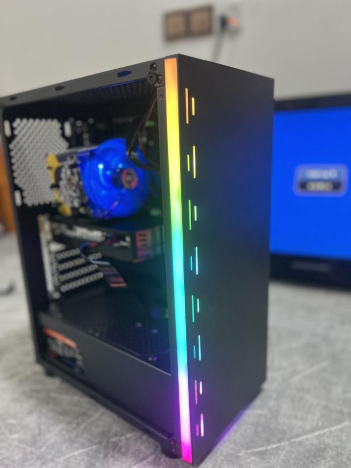 ٣٠٠ الف
(الجامة مالت الكيس موجودة) 
Rx580 8gb mllse جديد ويا الكارتونا 
Xeon2650 v4 
Ram 16gb ddr4 
Sata 128gb 
كيس ار جي بي ٣ فانات ويا هاب 
بورسبلاي ٥٠٠ وات ار جي بي 
الحديدات مالت المبرد ما موجودة مثبتها بغير شي 
عدي توصيل


**إذا كنت صاحب هذا الإعلان وتريد حذفه لأي سبب، رجاءا أرسل رسالة إلى الدعم الفني**