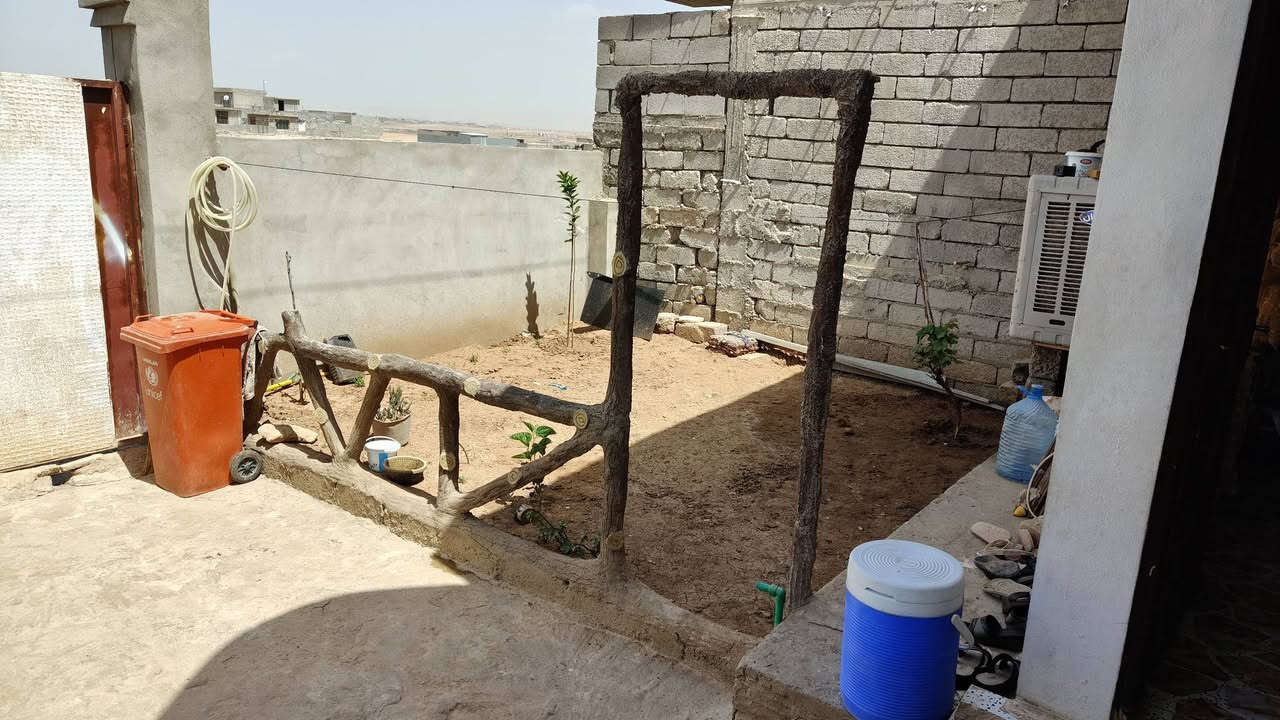 بيت بل قوسيات يم جمع يحيئ جقماقجي لي بيع .المسحه 160 بيت كمل السعر 35بي مجال 0776 472 2432 بي وتساب
