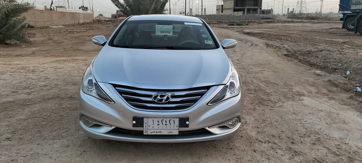 سوناتا موديل 2014 السعر 110 حادثه چاملغ امامي بدون دواخل السيارة فول عدى الفتحة والبصمة ماشية 138 المكان ديوانية غير متواجد على الفيس الاتصال على ***********
