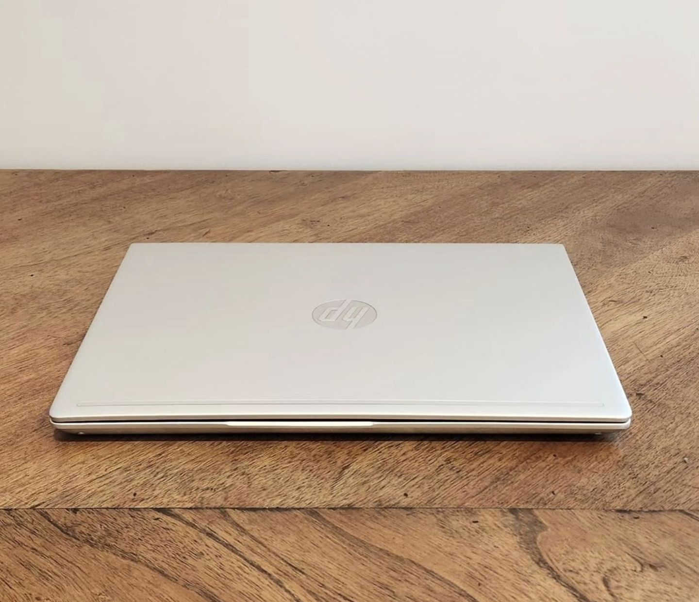 لابتوب hp probook   الجيل الثامن للبيع 
الحاسبه سوبر سلم  
المعالج core i5 الجيل الثامن
رام 8 كيكا DDR4
هارد 256 كيكا SSD
كرت الشاشه Intel Uhd 630 حجم 4 كيكا
الشاشه حجم 15.6 انج ضد التوهج دقة FHD1980x1080 
باتري ليثيوم 6 خلايا  شحن سريع 65 واط والباطرية ممتازة
كيبورد ضوئي ليزري
بصمة اصبع نضام حمايه 
كامره دقة hd
 منفذ تايب سي و رام  وhdmi وباقي المنافذ   الحاسبه كلش نضيفه وحلوه
السعر 325 الف النجف, العراق


**إذا كنت صاحب هذا الإعلان وتريد حذفه لأي سبب، رجاءا أرسل رسالة إلى الدعم الفني**
