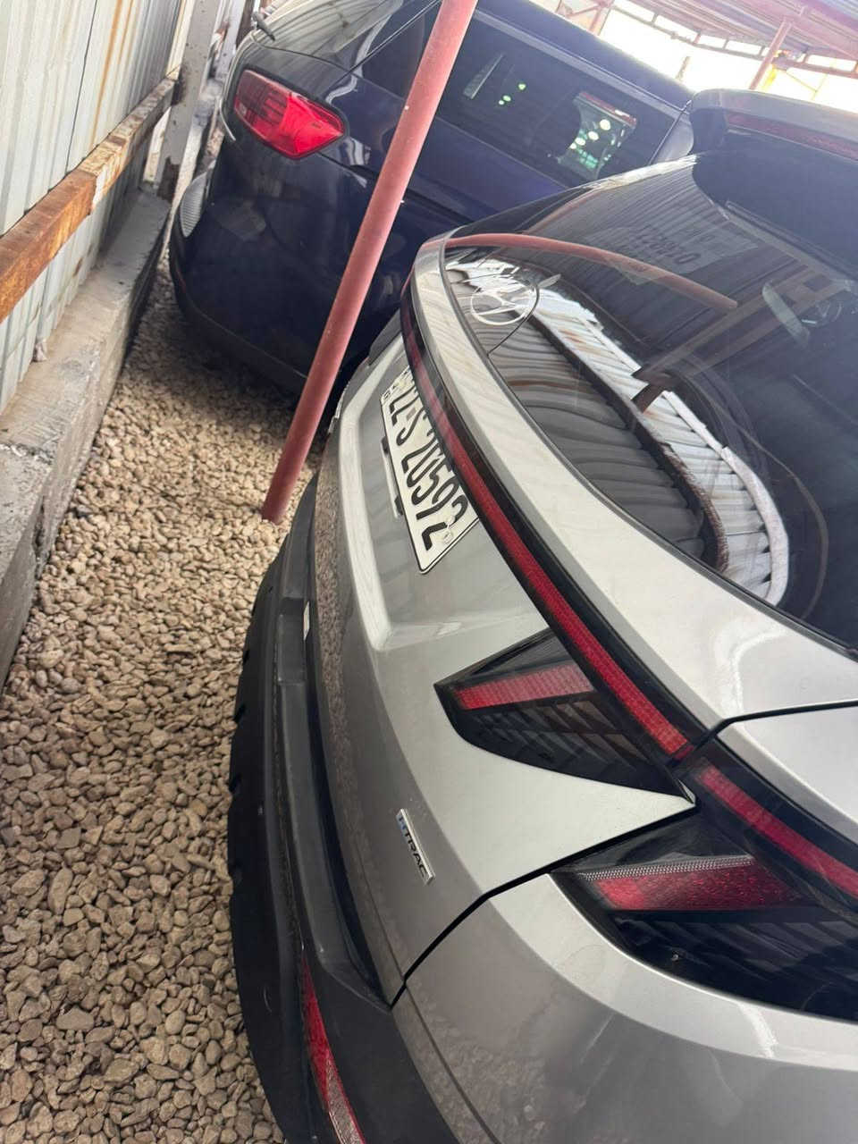 سلام عليكم اخواني .. توكسان موديل xrt 2024 سلفر 
بدون حادث شويه بالبنيد ومسحوب bdr  مكحله على كد اصبعين وتكدر تكبر الصوره وتشوف  ماشيه 1500وباقي السياره مكفول فول عدا الفتحه عدادات ديجتال كراسي كهرباء وجلد . محرك 2500 والسياره تعتبر زيرو .. السعر المطلوب [ 20500 $ ]
*********** سيد سلام العلوي  
مرقم اربيل باسم شركه تريد تحويل تريد وكاله ..
