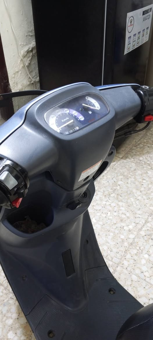 سلام عليكم ورحمه الله وبركاته دارجة منغولي موديل ٢٠٠٧ للبيع نظيف جدا جدا مامتوحة شرط  مال حاويه مكان كربلاء المقدسة قرب مستشفى العباس الاهلي اتصال على هذا رقم ***********   ***********
