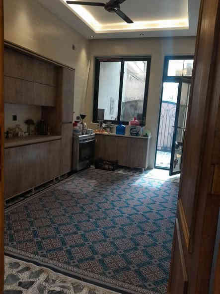 السلام عليكم بيت للبيع  فقط ١٥٠م  مع ارض ١٠٠متر  فارغه بدون بناء نفس العقار الشعله الرواد طابو صرف  يباع كاملا او البيت بسعر والارض بسعر للعلم البيت طابقين كامل حديث بناء٢٠٢٥ مابيه اي نقص يتكون من ٦غرف نوم واستقبال طول ٧م ومطبخ ٥م وحوالي ٥×٦ و٣ مجاميع صحيه البيت كله ديكورات علما المنطقه كامله الخدمات فقط التبليط الاستفسار الاتصال على الأرقام الموجوده ***********او ***********ا او على الاواتساب او على الخاص والله خير الرازقين
