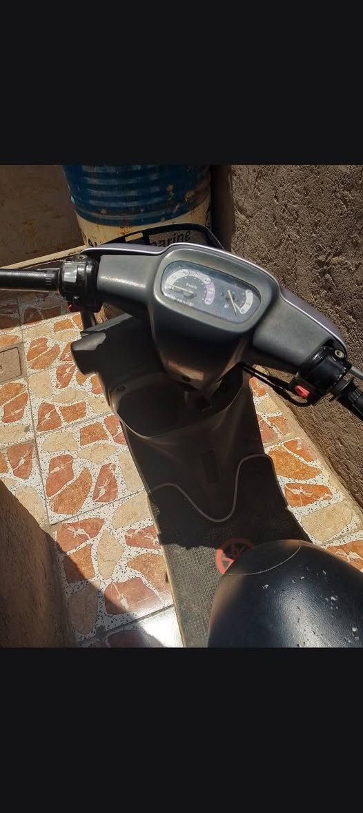 دراجه ذبانه بسعر مناسب ما مفتوحه وكامله ما بيها نقص وغراضها كلها بلاديه مو تجاريه وتشتغل سلف وتشتغل هندر وشرط على الفحص ومفوله بنزين ودهن بس تشغلها وتاخذها سعر 500الف قفل الشراي يراسلني خاص الي مو شراي لا يراسل دراجه كامله وكهربائياتها كلها شغاله بس عداد السرعه ما تشتغل وبيها ضمان على كل قطعها


**إذا كنت صاحب هذا الإعلان وتريد حذفه لأي سبب، رجاءا أرسل رسالة إلى الدعم الفني**